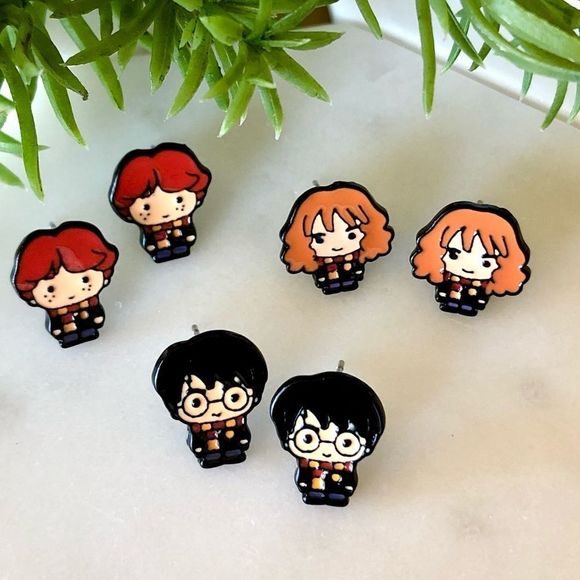 New! Harry Potter Hogwarts Acrylic Stud Earrings - Picture 4 of 14